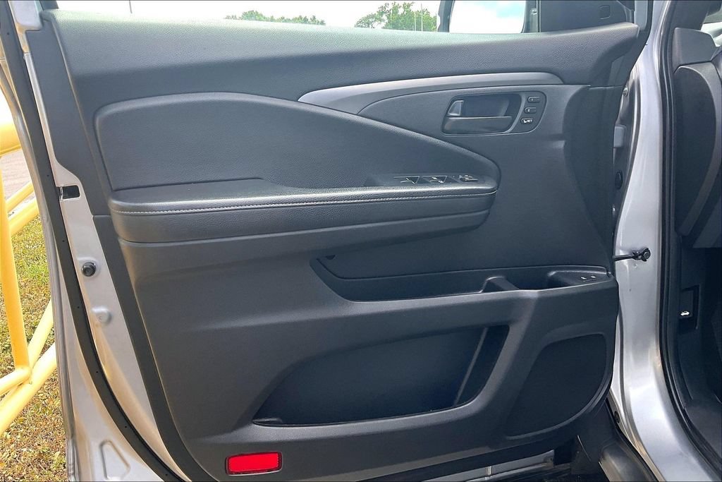 Used 2022 Honda Passport EX-L image 23