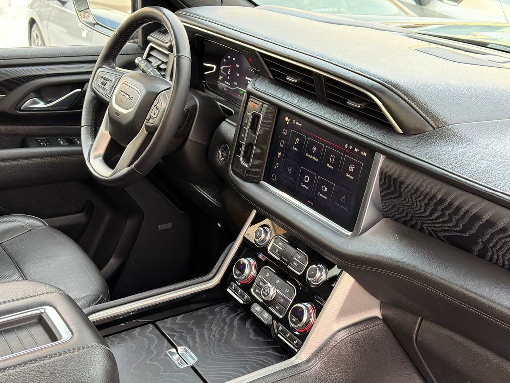 Used 2022 GMC Yukon XL Denali w/ Denali Ultimate Package image 11
