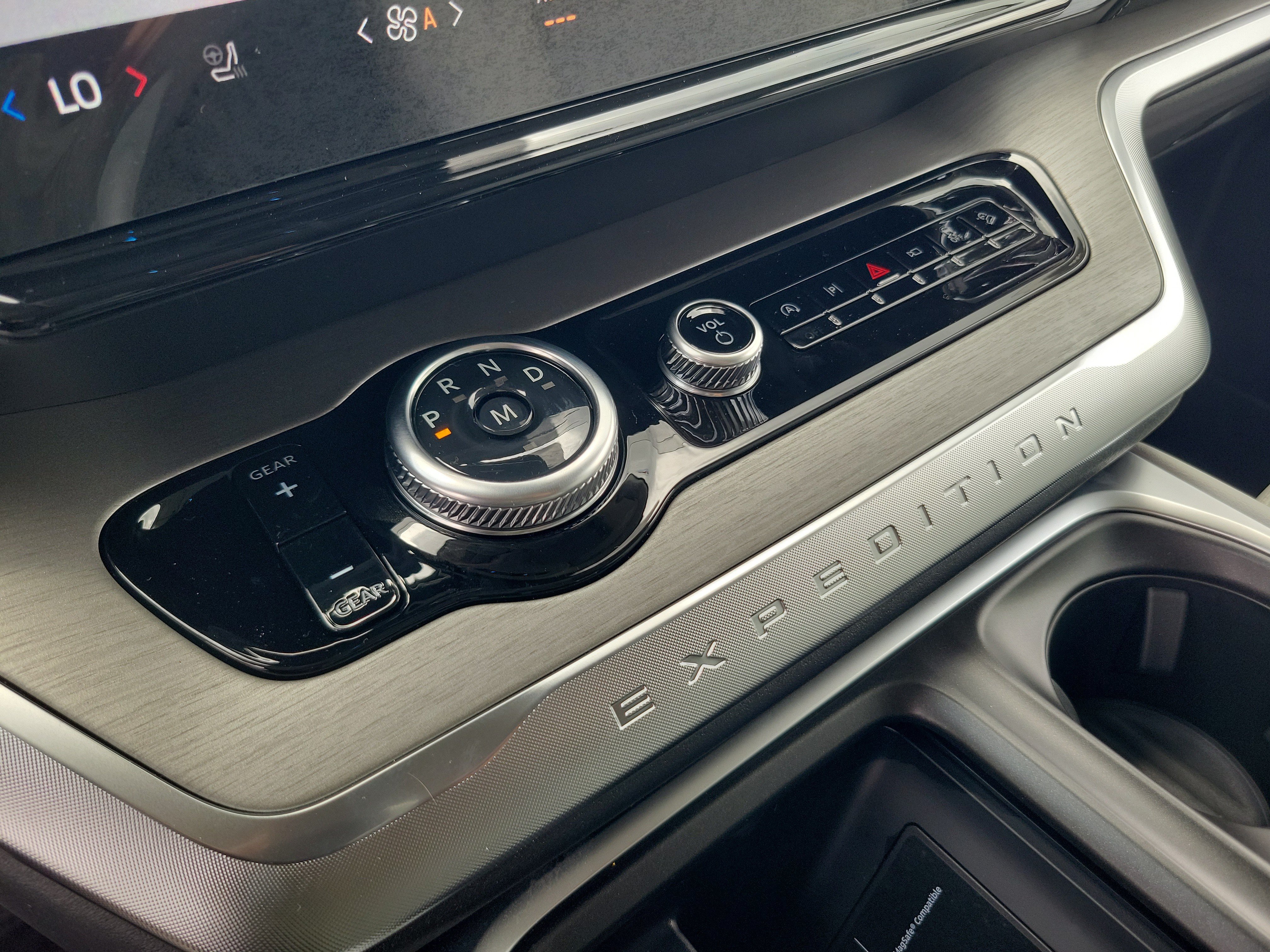 New 2027 Ford Expedition Platinum AWD/4WD image 17