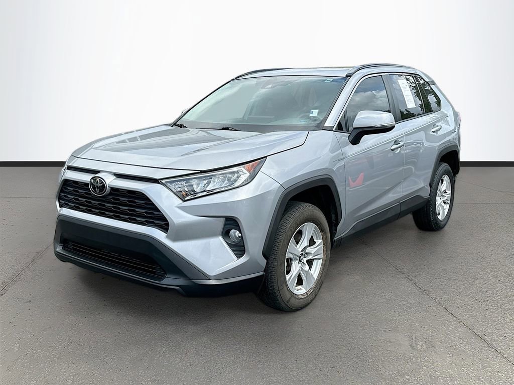 Used 2019 Toyota RAV4 XLE FWD image 3