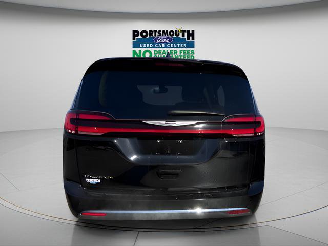 Used 2024 Chrysler Pacifica Touring-L image 34