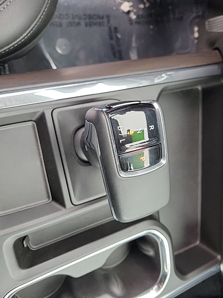 Used 2024 GMC Sierra 1500 SLT w/ SLT Convenience Package image 12