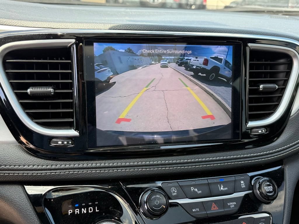 Used 2025 Chrysler Pacifica Limited FWD image 20
