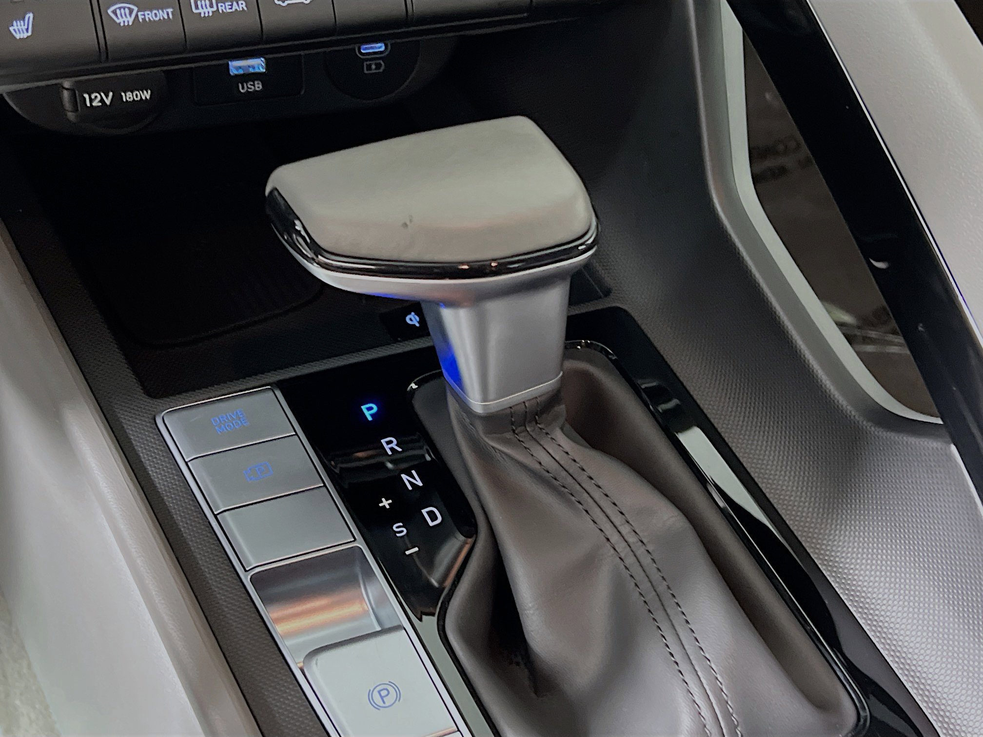 Used 2025 Hyundai Elantra SEL image 24