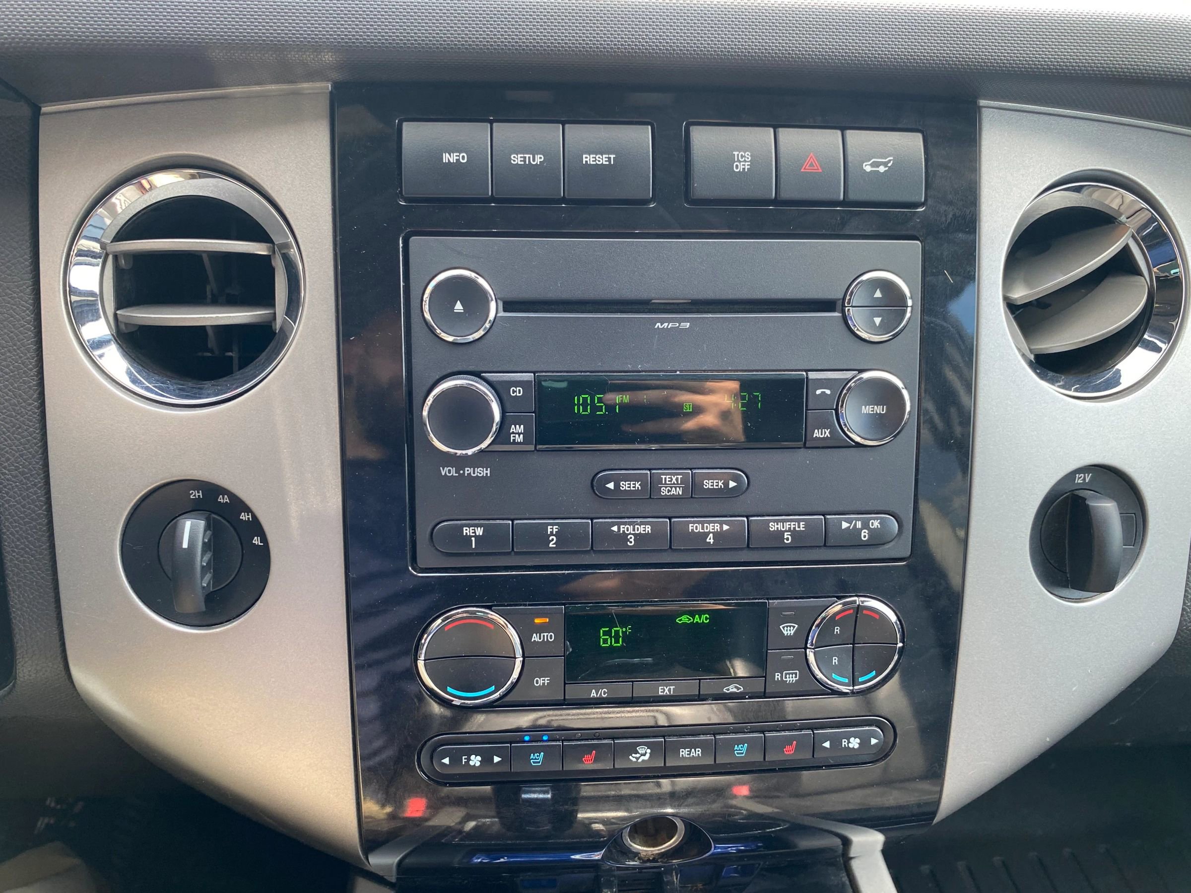 Used 2013 Ford Expedition Limited image 24