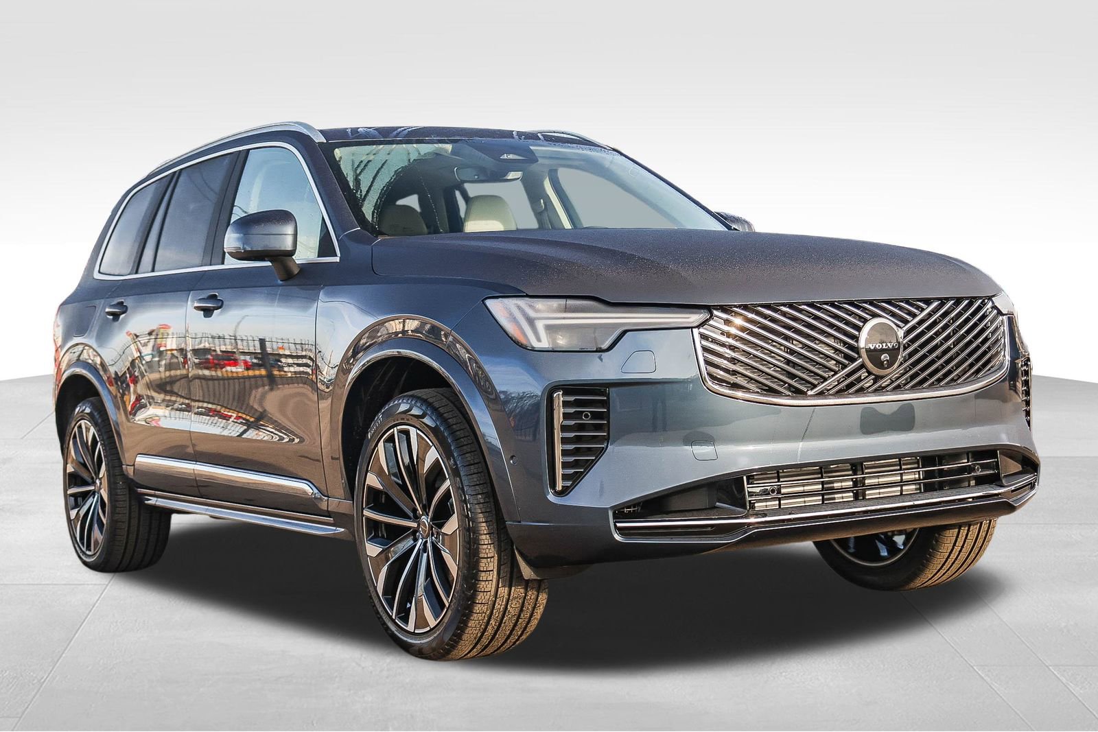 New 2026 Volvo XC90 T8 Ultra w/ Protection Package Premier image 3