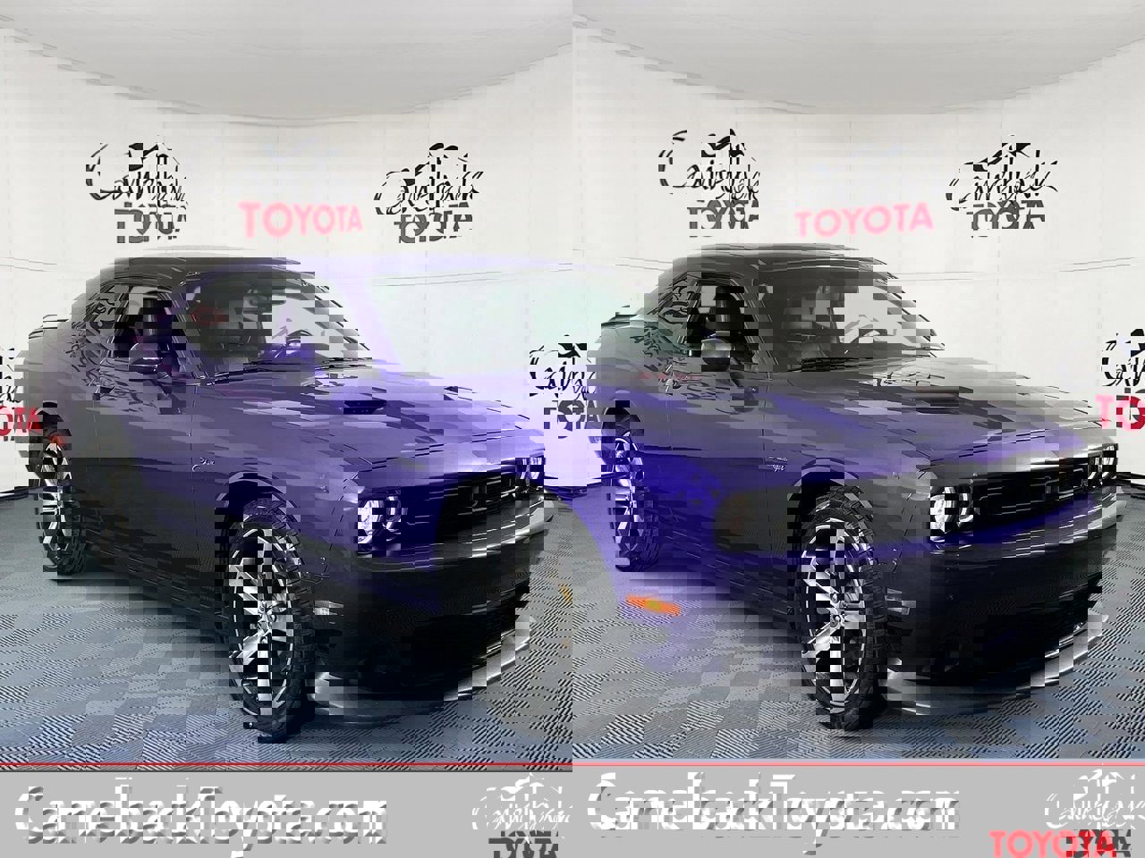 Used 2019 Dodge Challenger SXT image 1