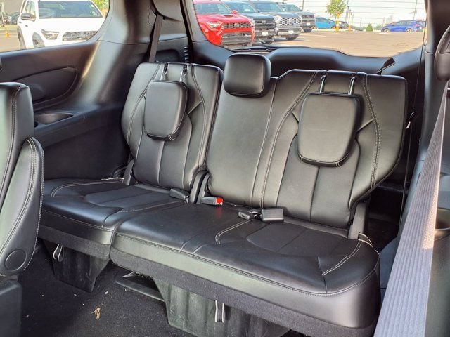 Used 2025 Chrysler Pacifica Select FWD image 25
