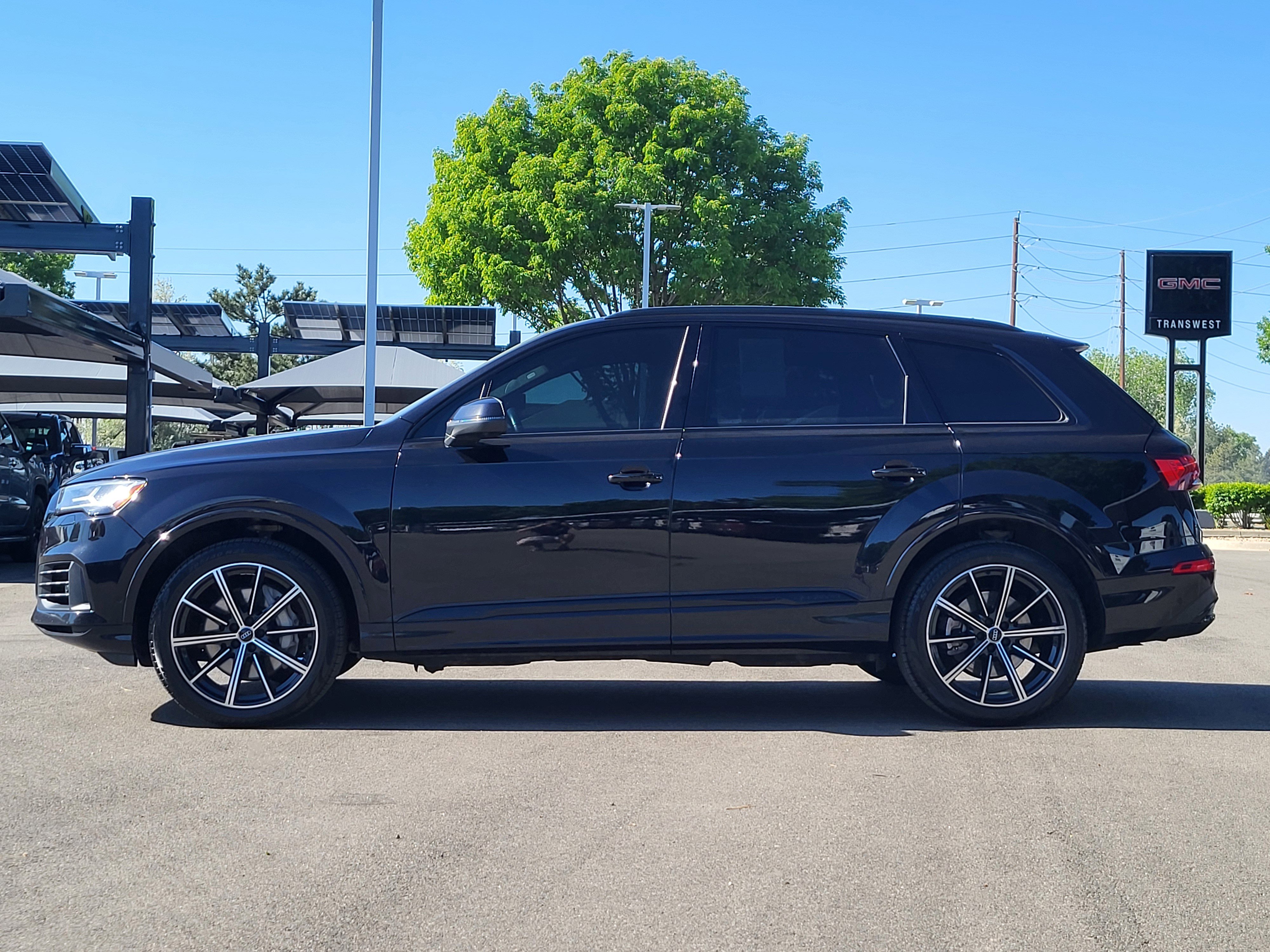 Used 2020 Audi Q7 3.0T Premium Plus w/ Premium Plus Package AWD/4WD image 4