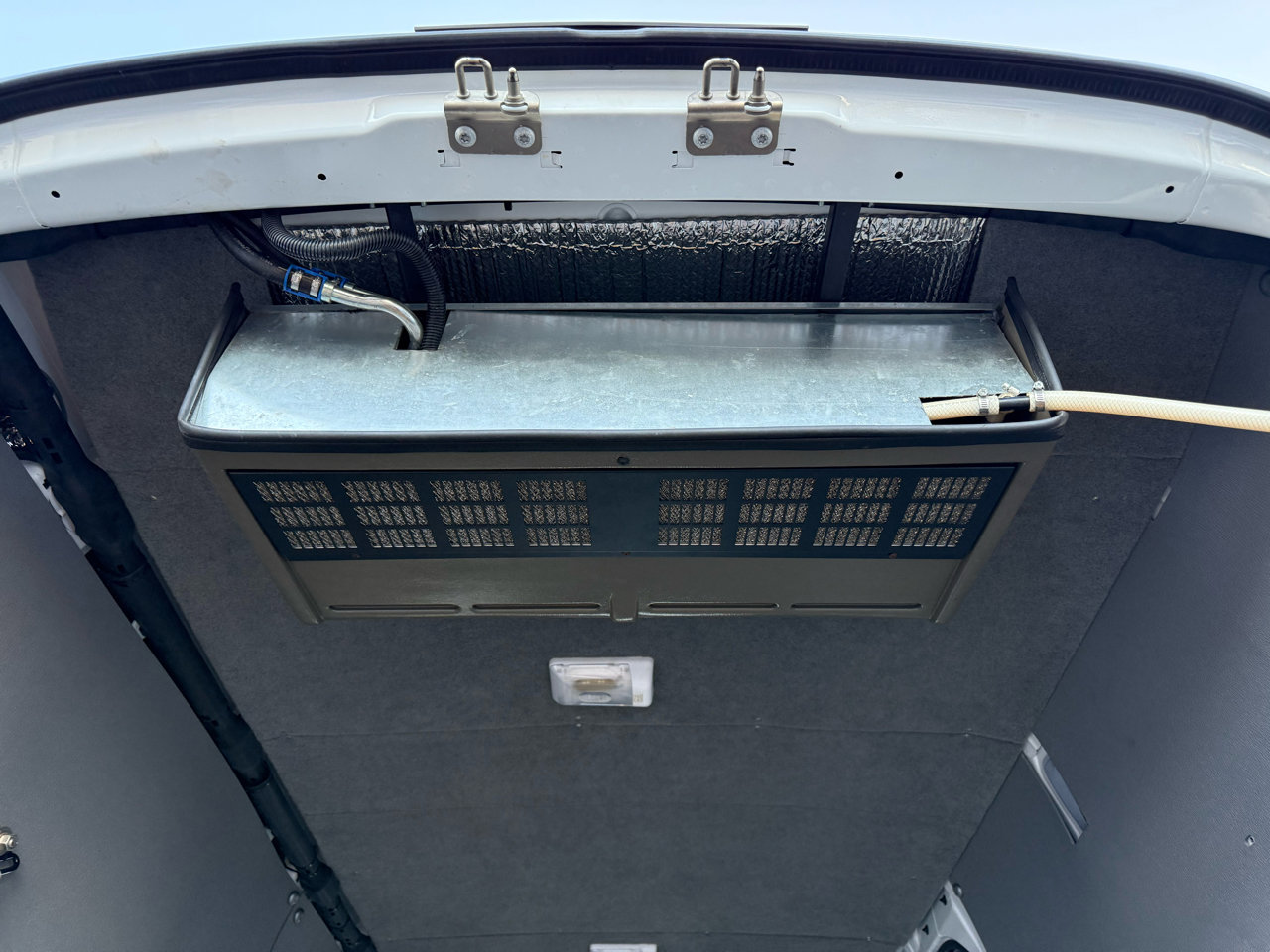 Used 2008 Dodge Sprinter 2500 image 9