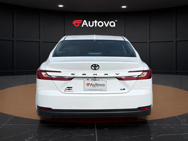 Used 2025 Toyota Camry LE AWD/4WD image 4