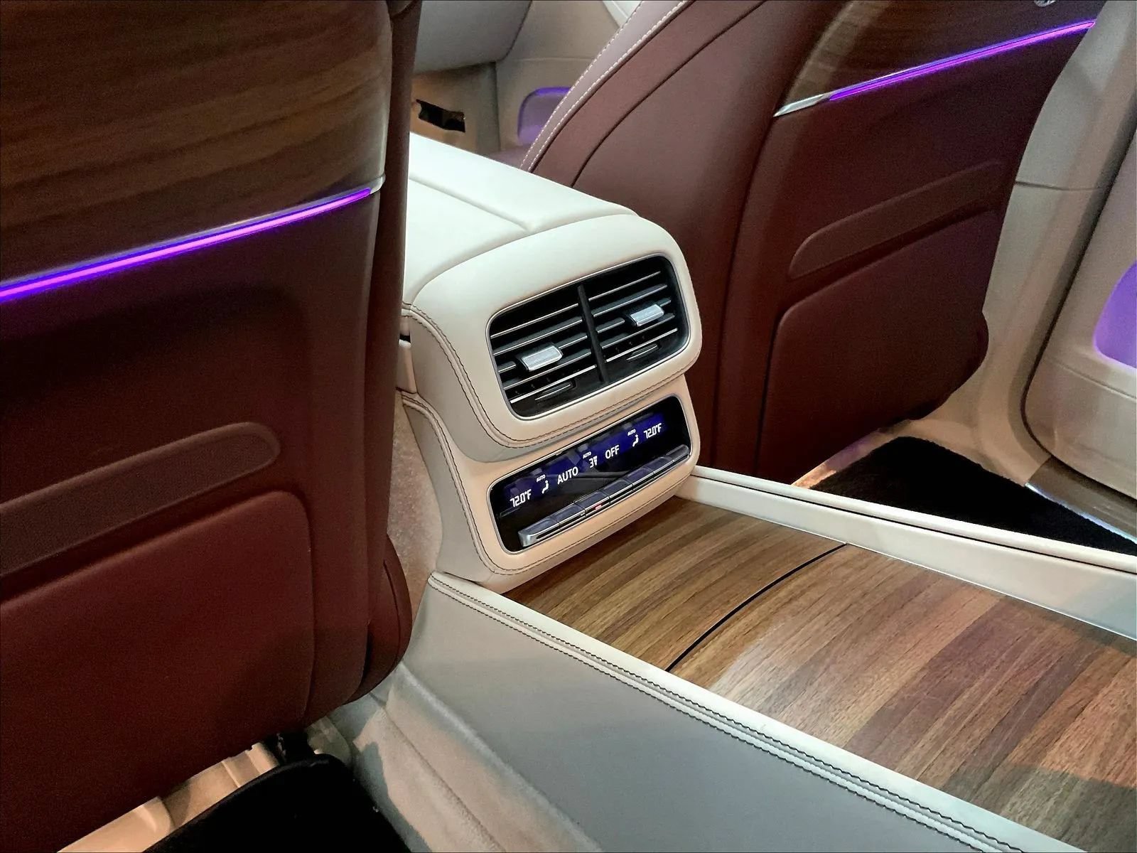 Used 2024 Mercedes-Benz Maybach GLS 600 4MATIC image 18