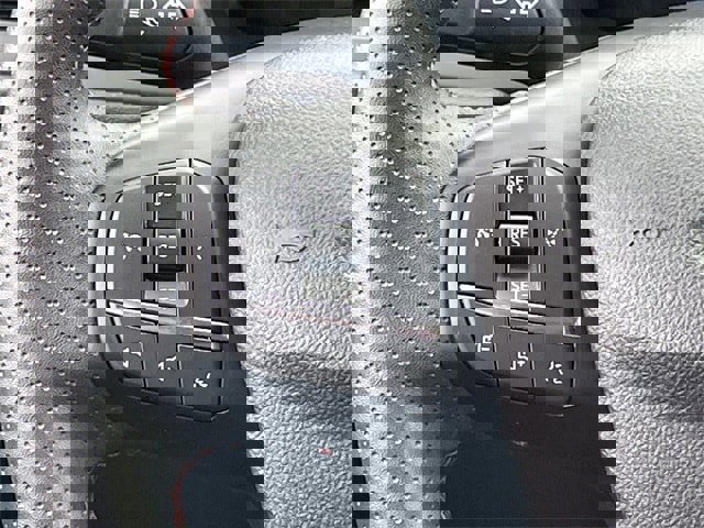 Used 2025 Ford Escape ST-Line image 13