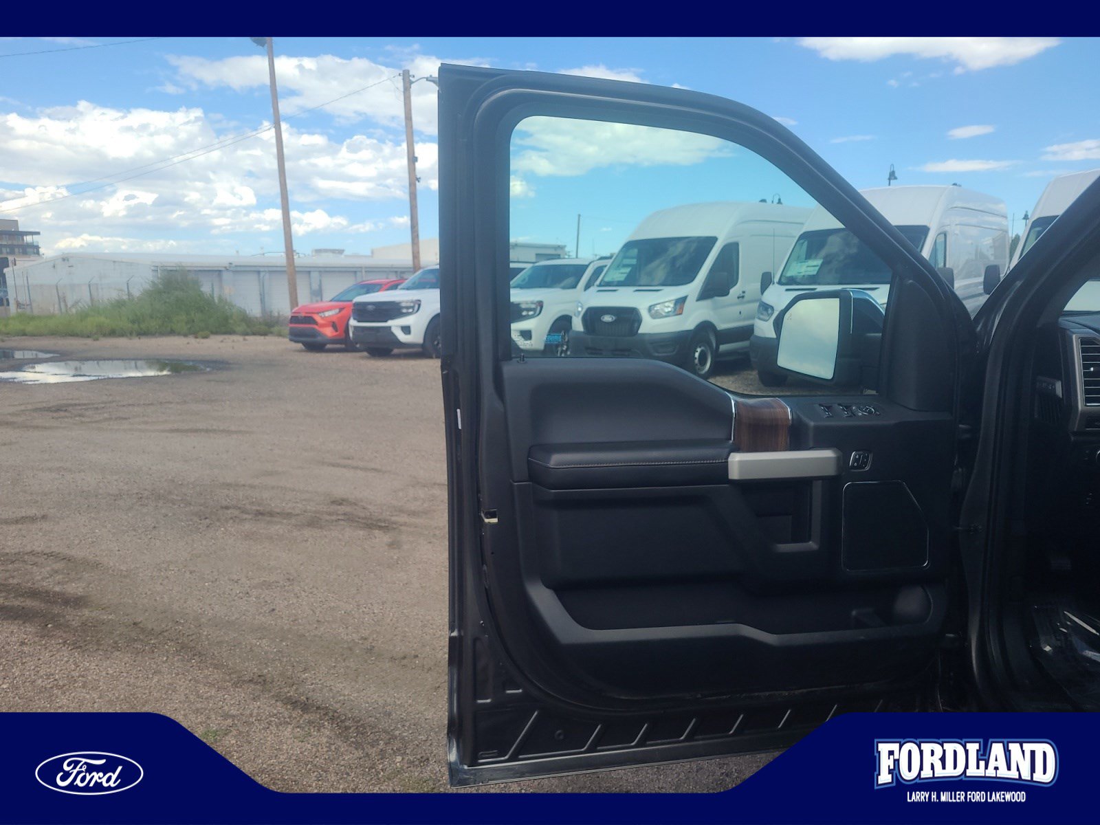 Used 2016 Ford F150 Lariat w/ Equipment Group 502A Luxury AWD/4WD image 13