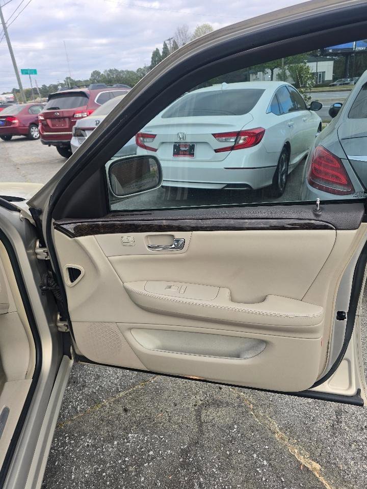 Used 2008 Cadillac DTS Luxury II w/ Trunk Convenience Package FWD image 14