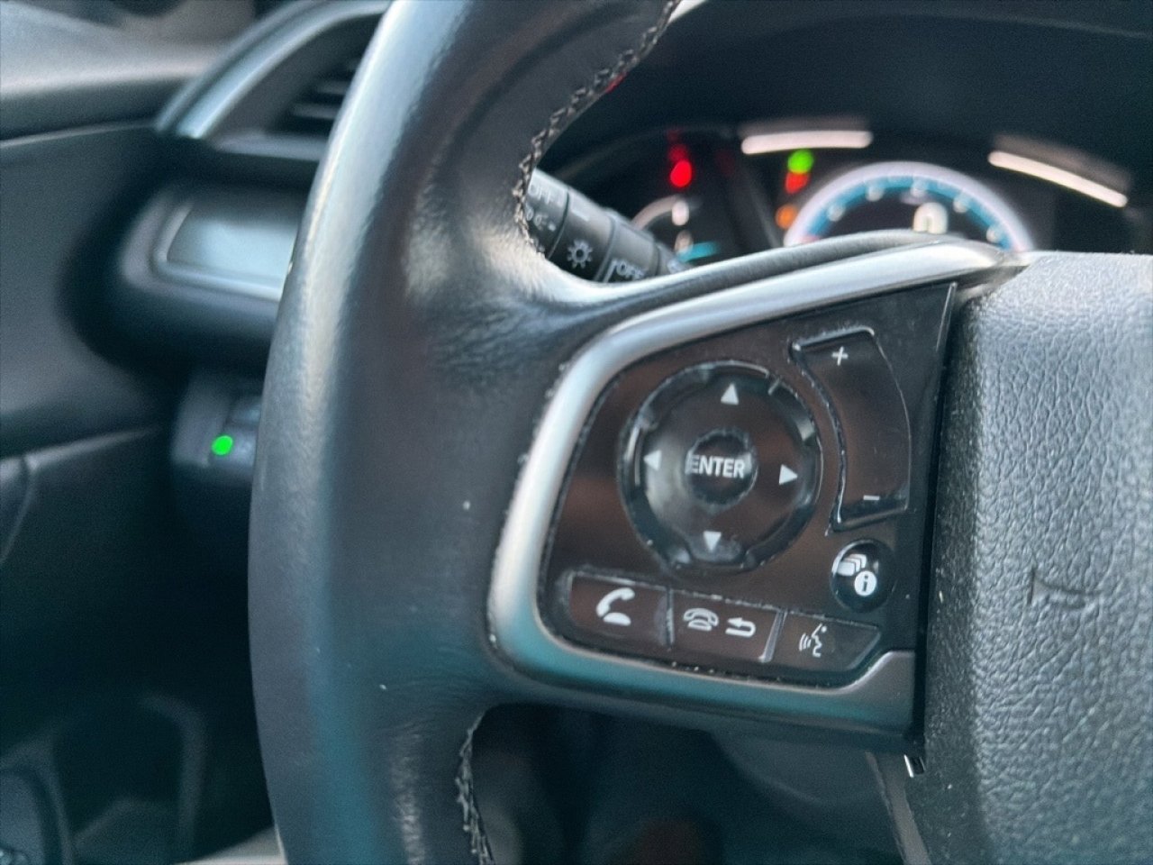 Used 2019 Honda Civic EX-L image 25