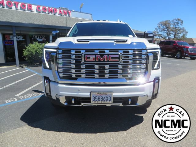 Used 2024 GMC Sierra 3500 Denali w/ Denali Reserve Package AWD/4WD image 8