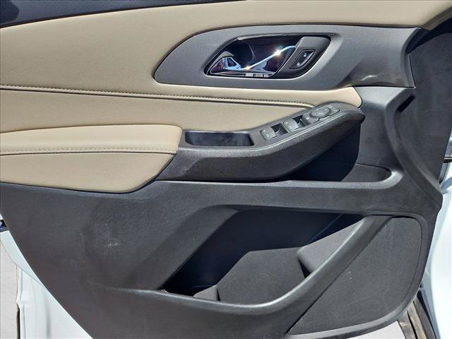 Used 2023 Chevrolet Traverse LS w/ Safety Package FWD image 9