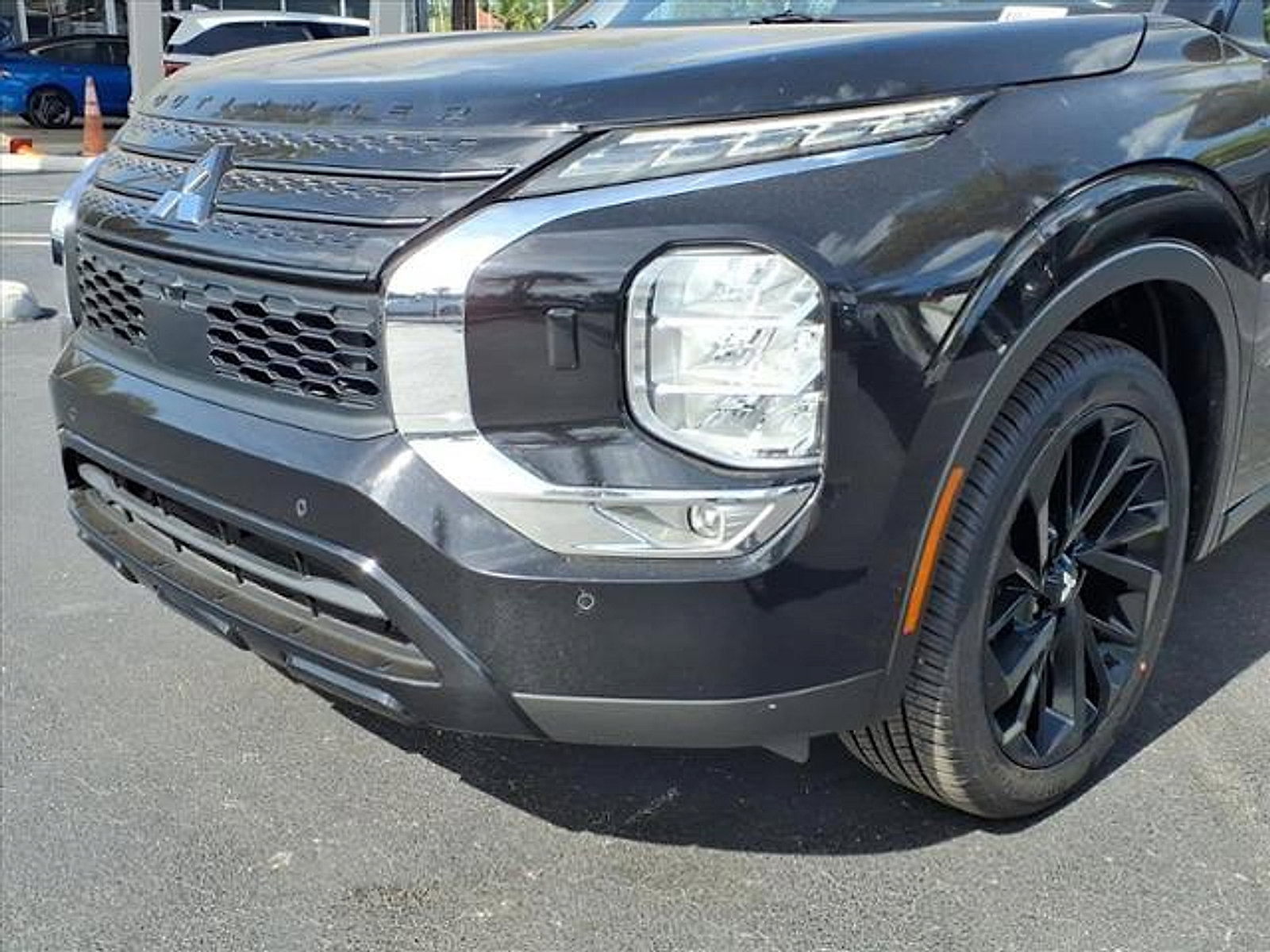 Used 2023 Mitsubishi Outlander SE Black Edition image 12