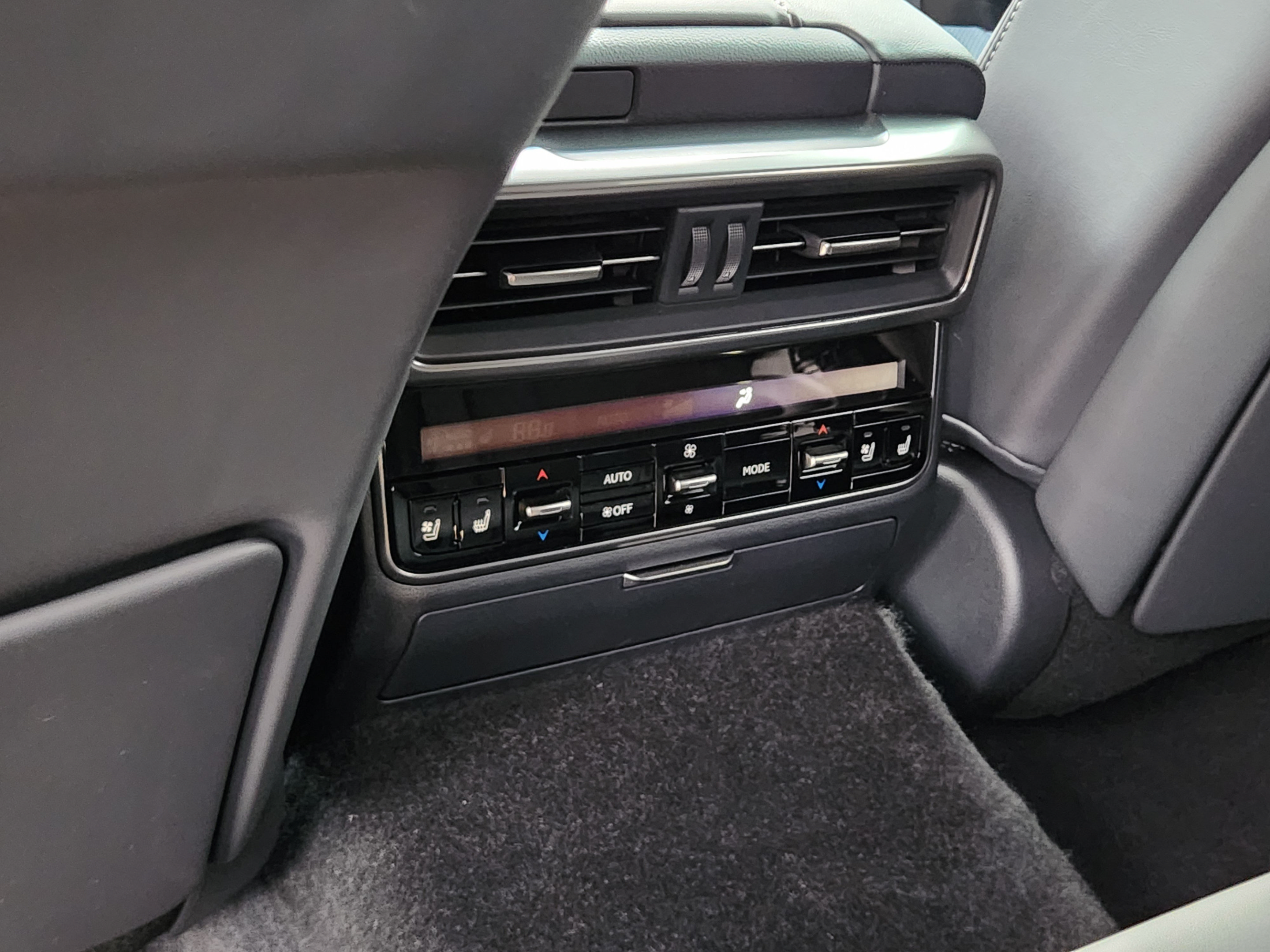 New 2026 Lexus LX 700h Luxury w/ Appearance Package AWD/4WD image 18