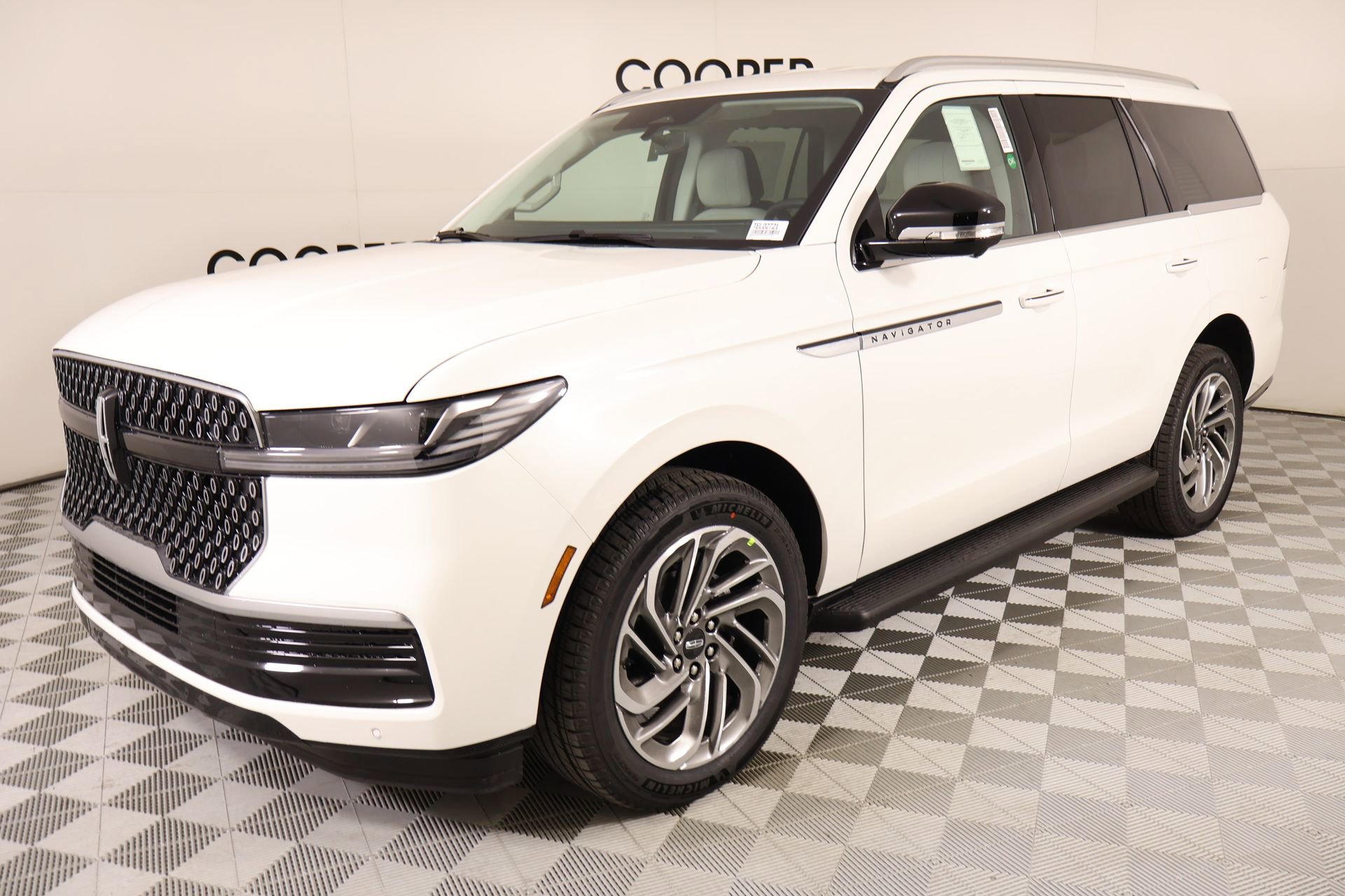 New 2026 Lincoln Navigator Premiere image 10