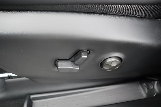 New 2026 Chrysler Voyager LX image 13