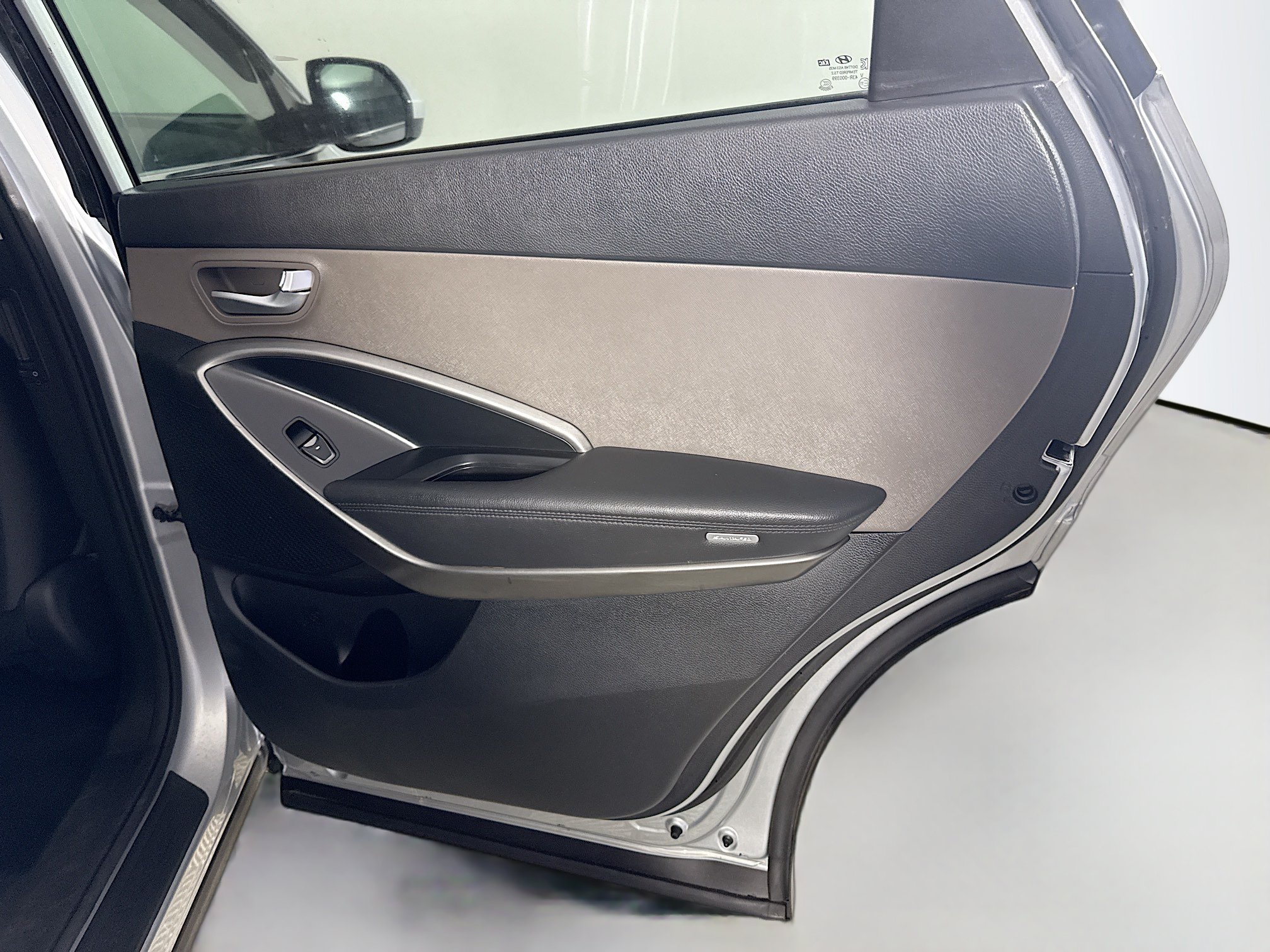 Used 2018 Hyundai Santa Fe SE FWD image 27