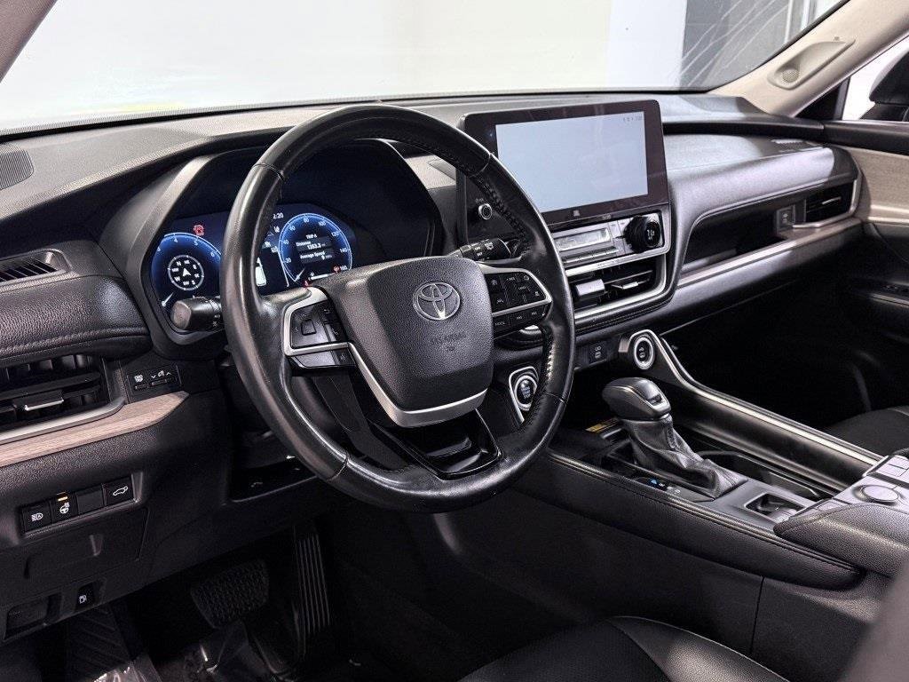 Used 2024 Toyota Grand Highlander Limited image 21