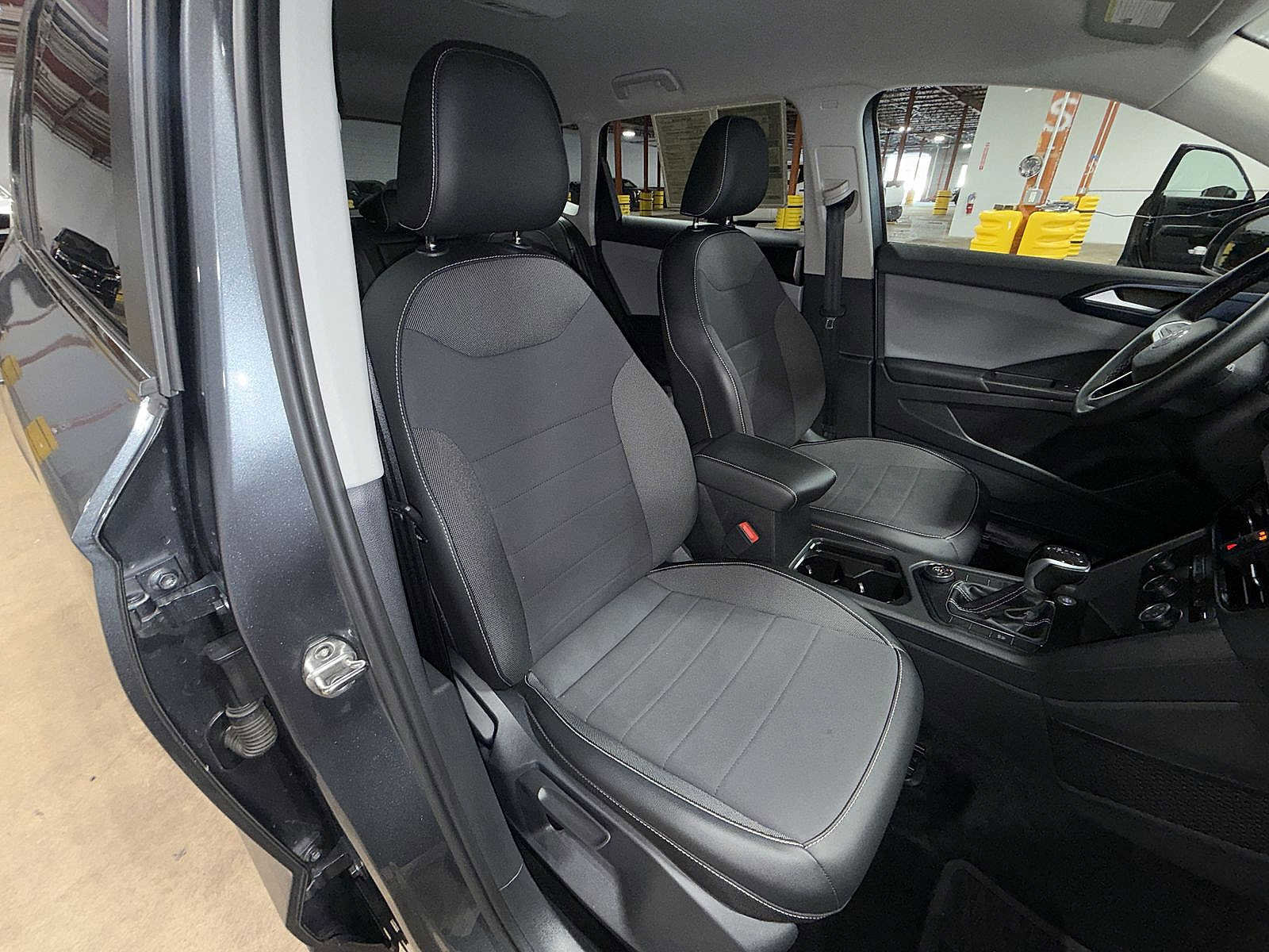 Used 2022 Volkswagen Taos SE image 16