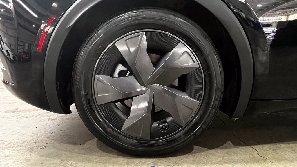 Used 2025 Toyota Prius LE FWD image 13