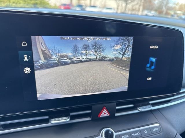 Used 2023 Hyundai Elantra SEL w/ Convenience Package image 15