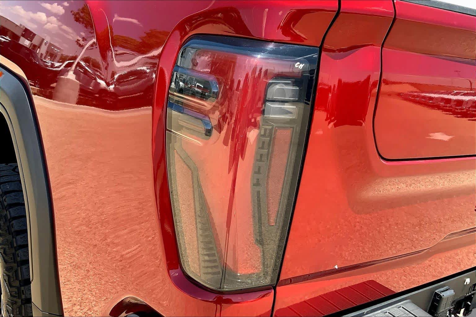 Used 2025 GMC Sierra 2500 AT4X AWD/4WD image 32