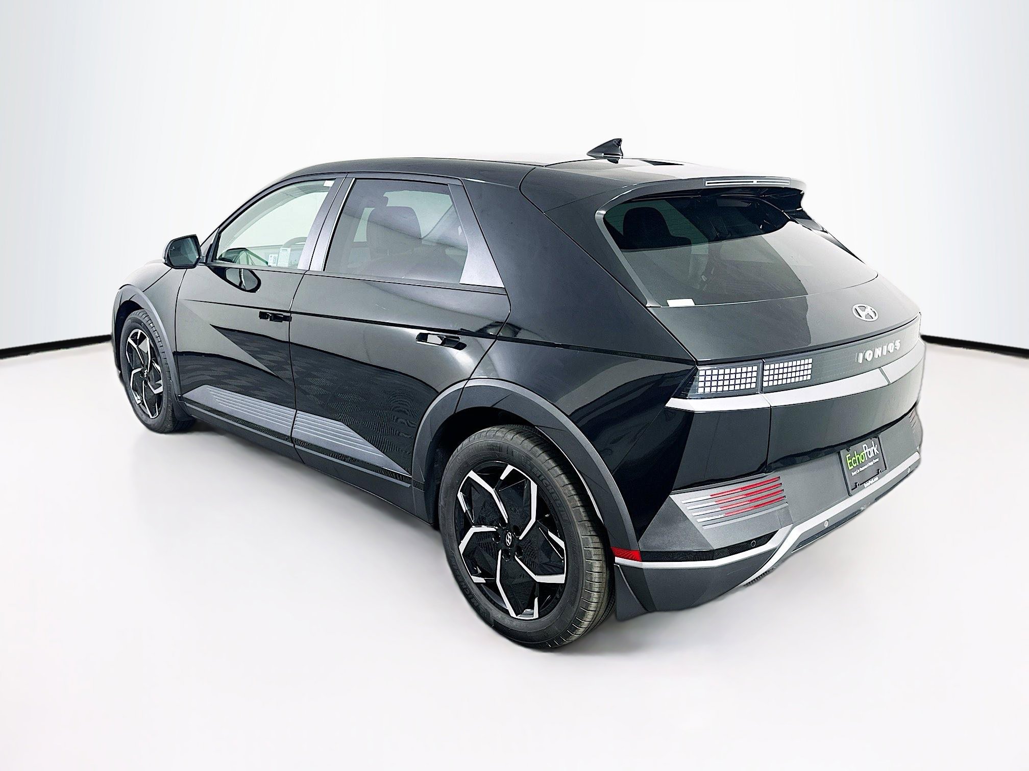 Used 2024 Hyundai Ioniq 5 SE image 5