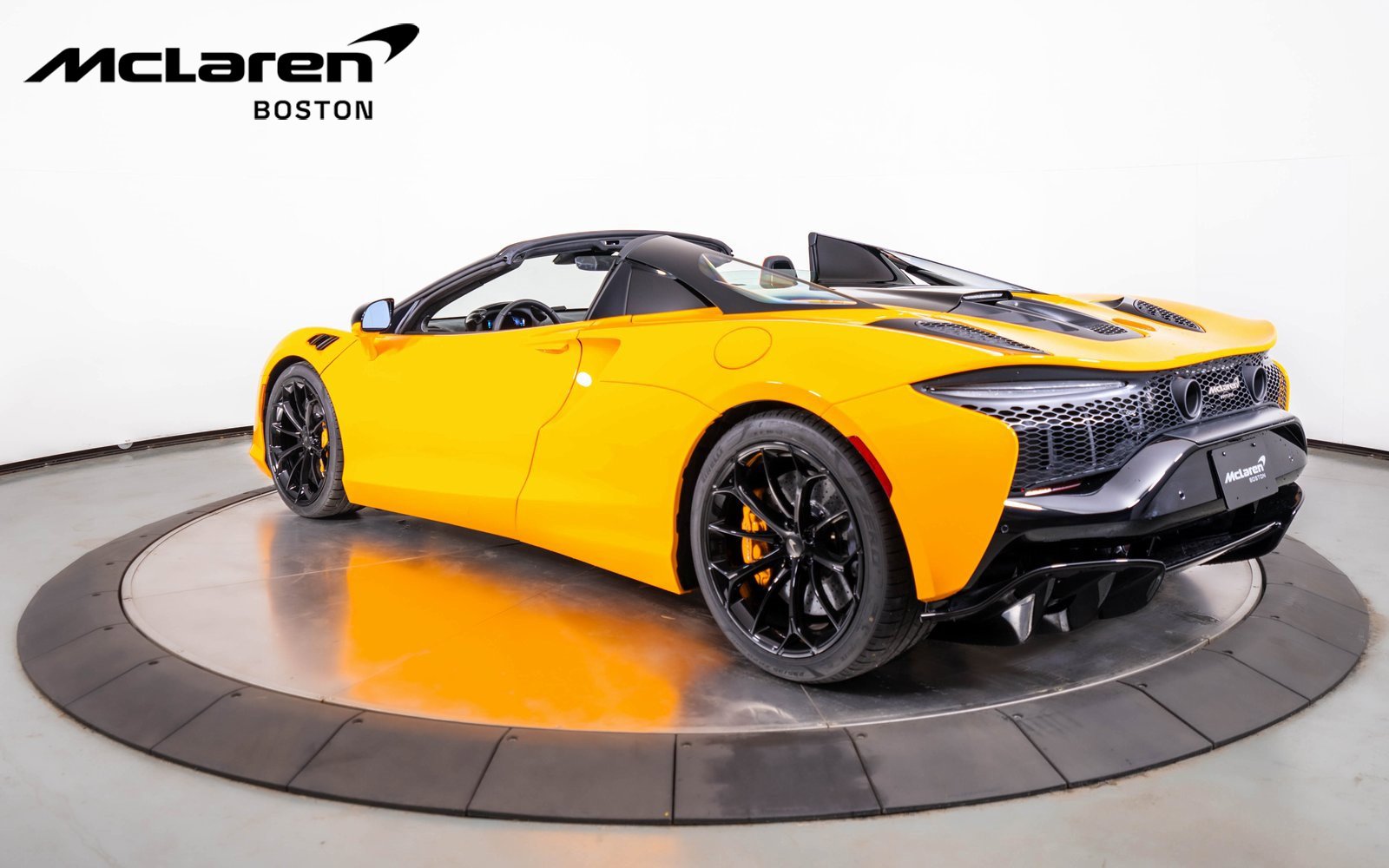 New 2025 McLaren Artura Spider image 5