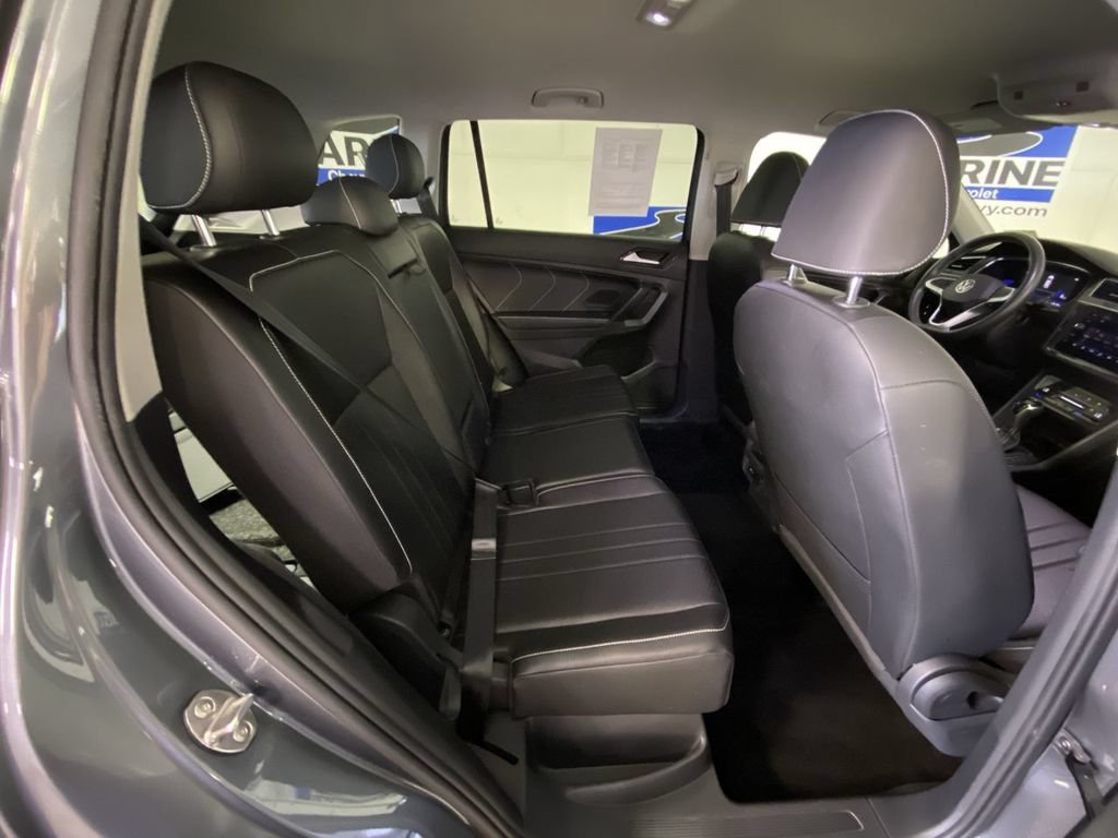 Used 2023 Volkswagen Tiguan SE AWD/4WD image 31