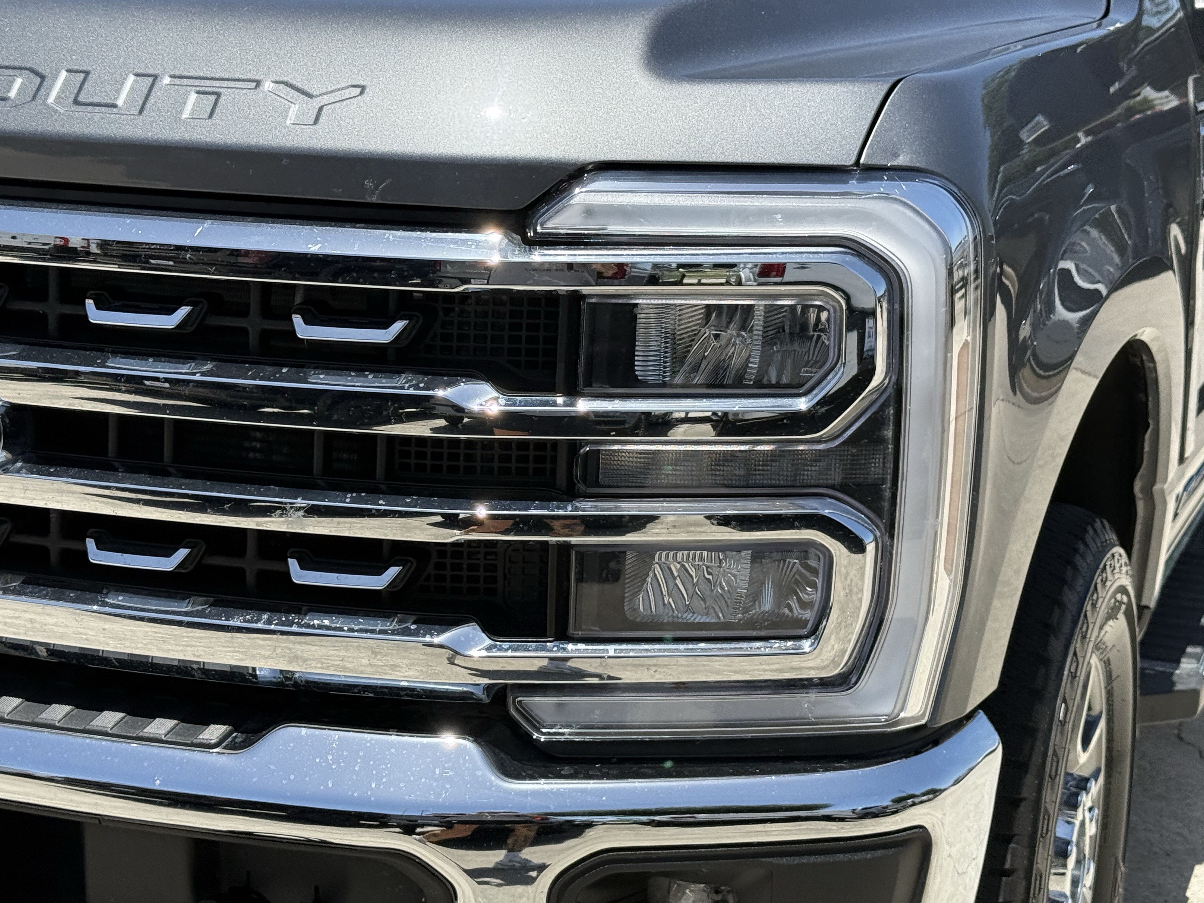 Used 2025 Ford F250 Lariat AWD/4WD image 12