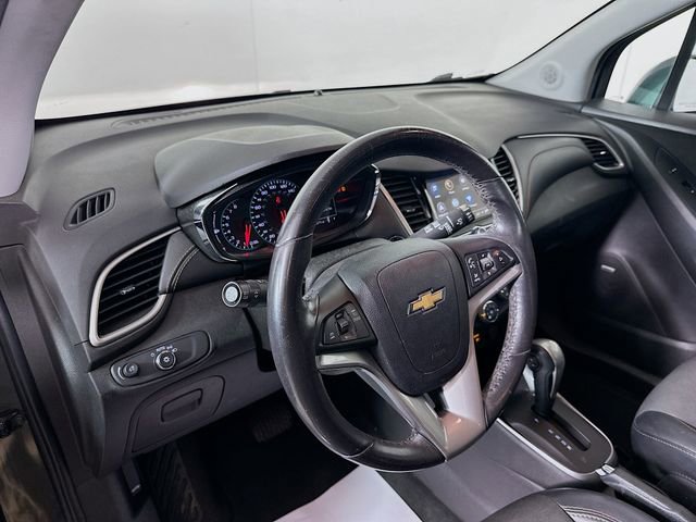 Used 2018 Chevrolet Trax LT w/ Sun & Sound Package image 9
