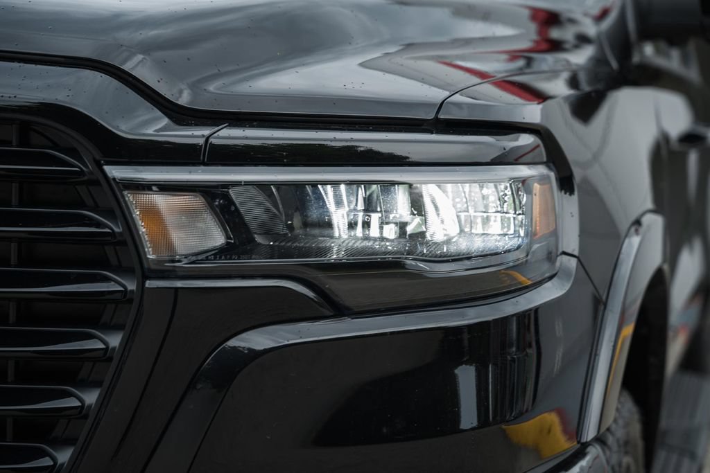 New 2026 RAM 1500 Laramie AWD/4WD image 13