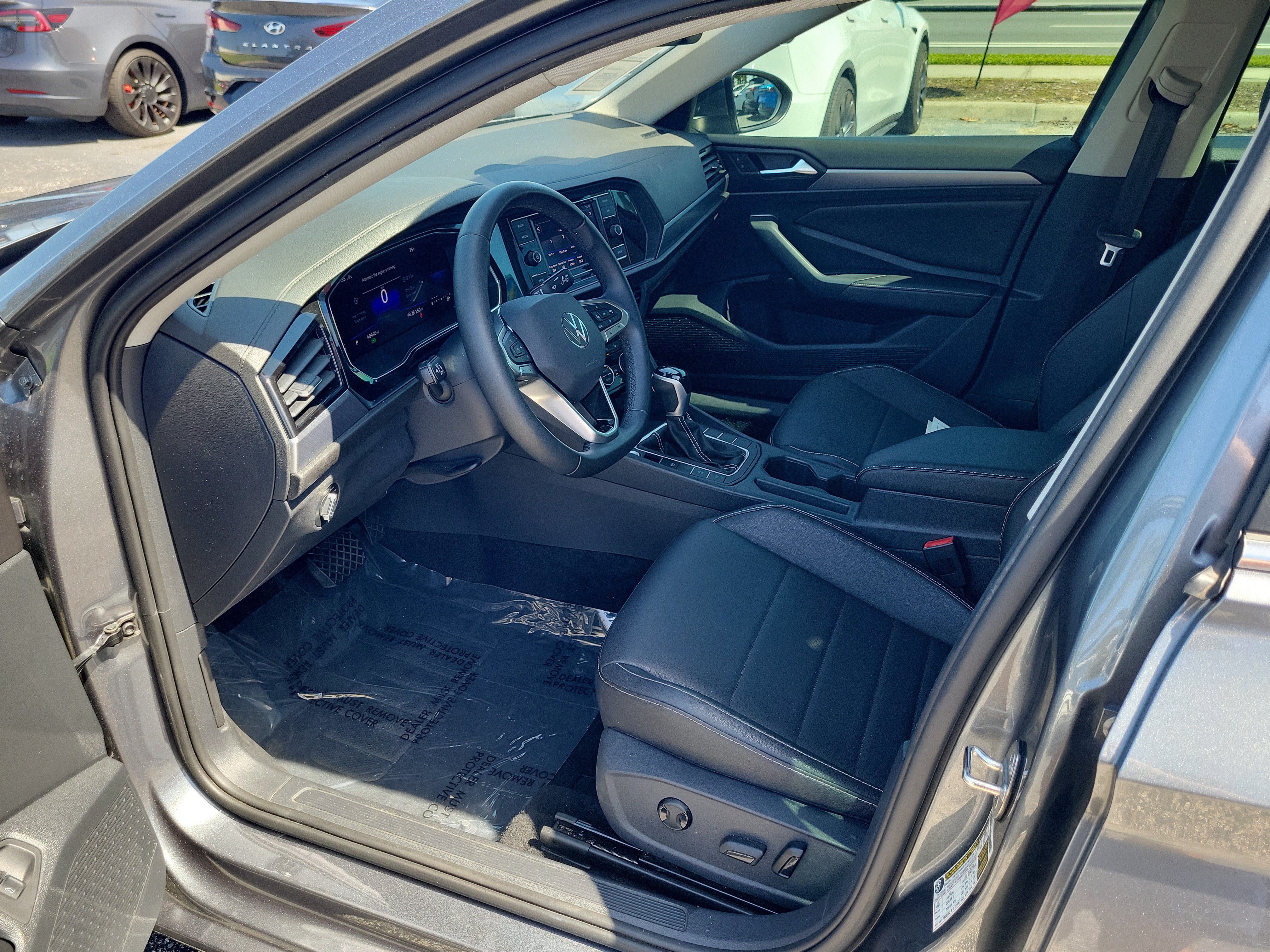 Used 2023 Volkswagen Jetta SE FWD image 12