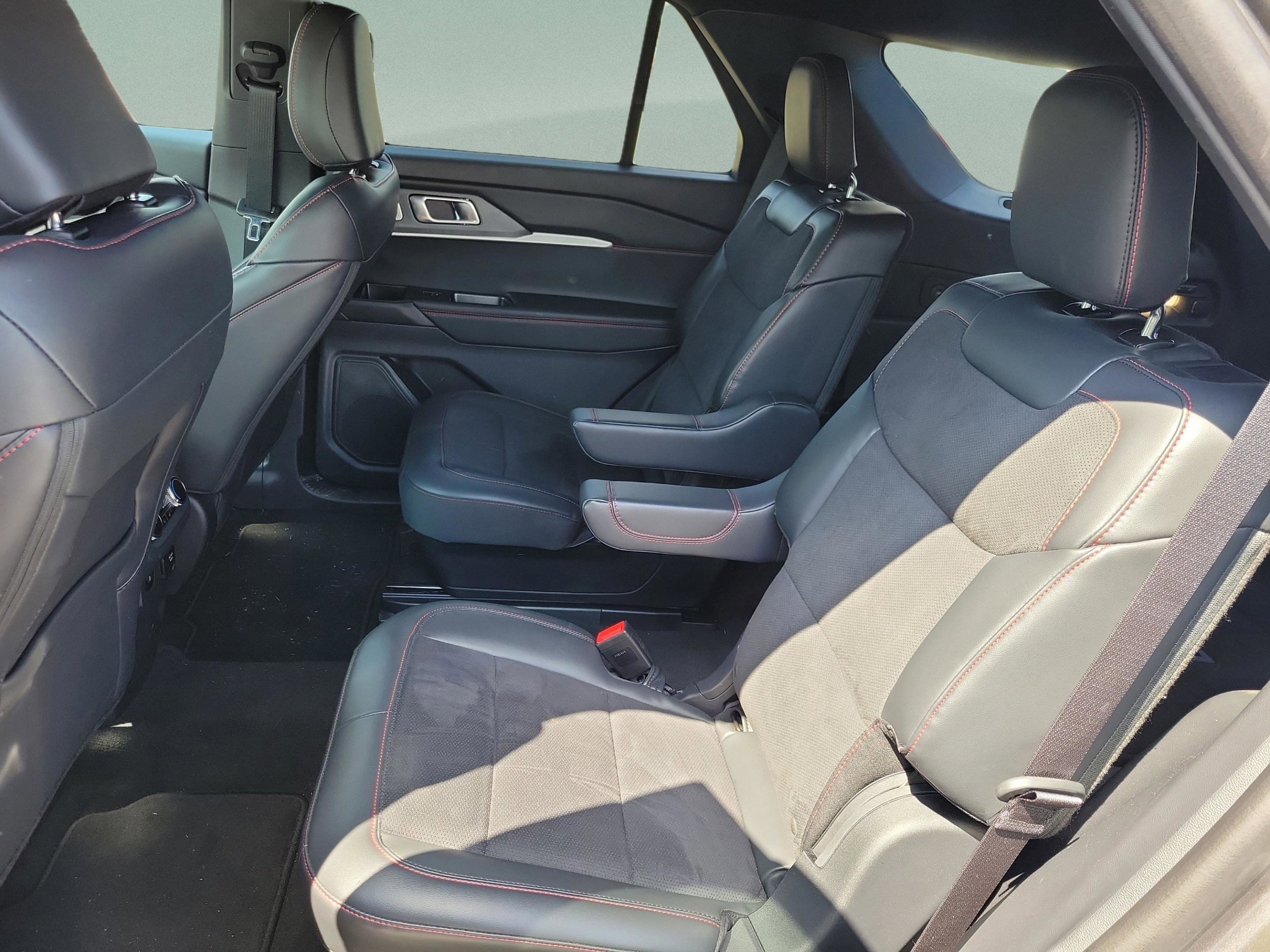 Used 2025 Ford Explorer ST w/ Sun And Sound Package image 23