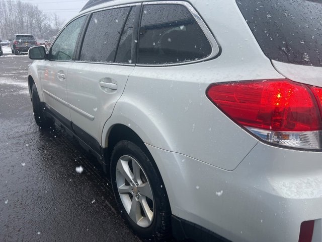 Used 2013 Subaru Outback 2.5i Premium image 8