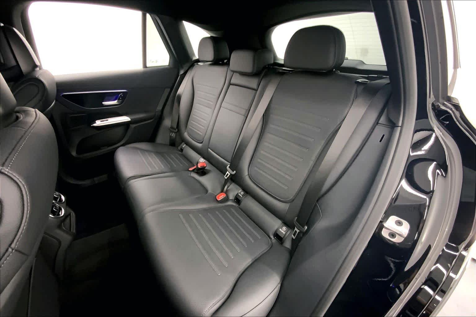 Used 2026 Mercedes-Benz GLC 300 image 6
