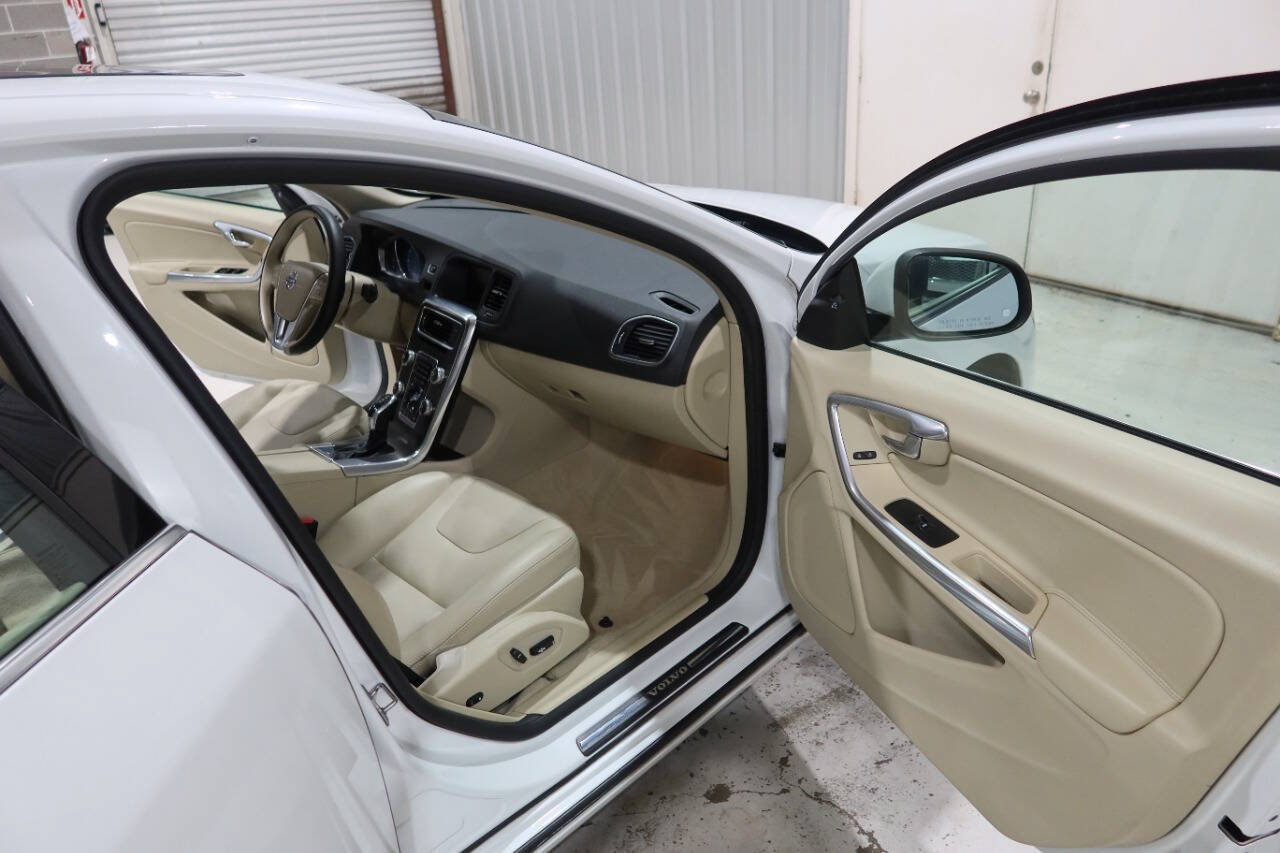 Used 2016 Volvo S60 T5 Premier w/ Convenience Package FWD image 12