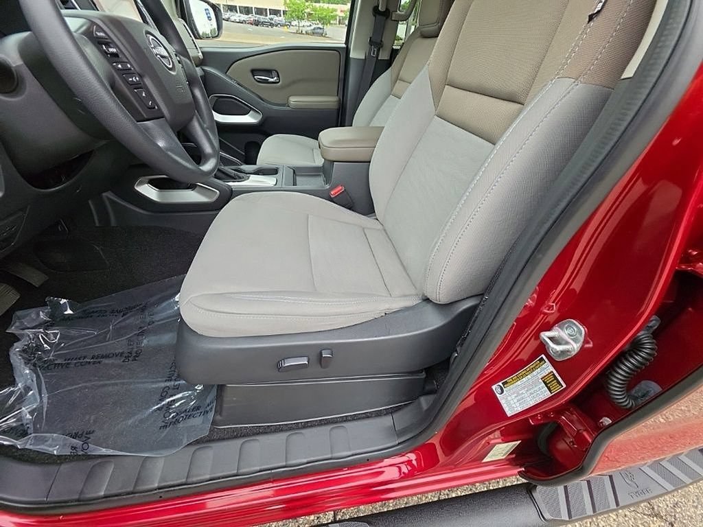 Used 2022 Nissan Frontier SV AWD/4WD image 27
