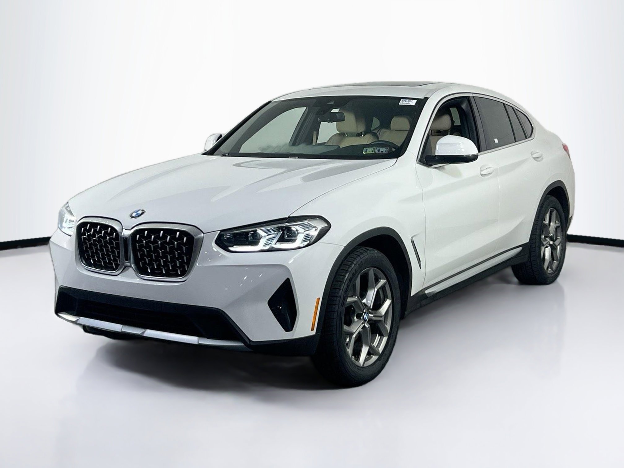 Used 2022 BMW X4 xDrive30i w/ Premium Package 2
