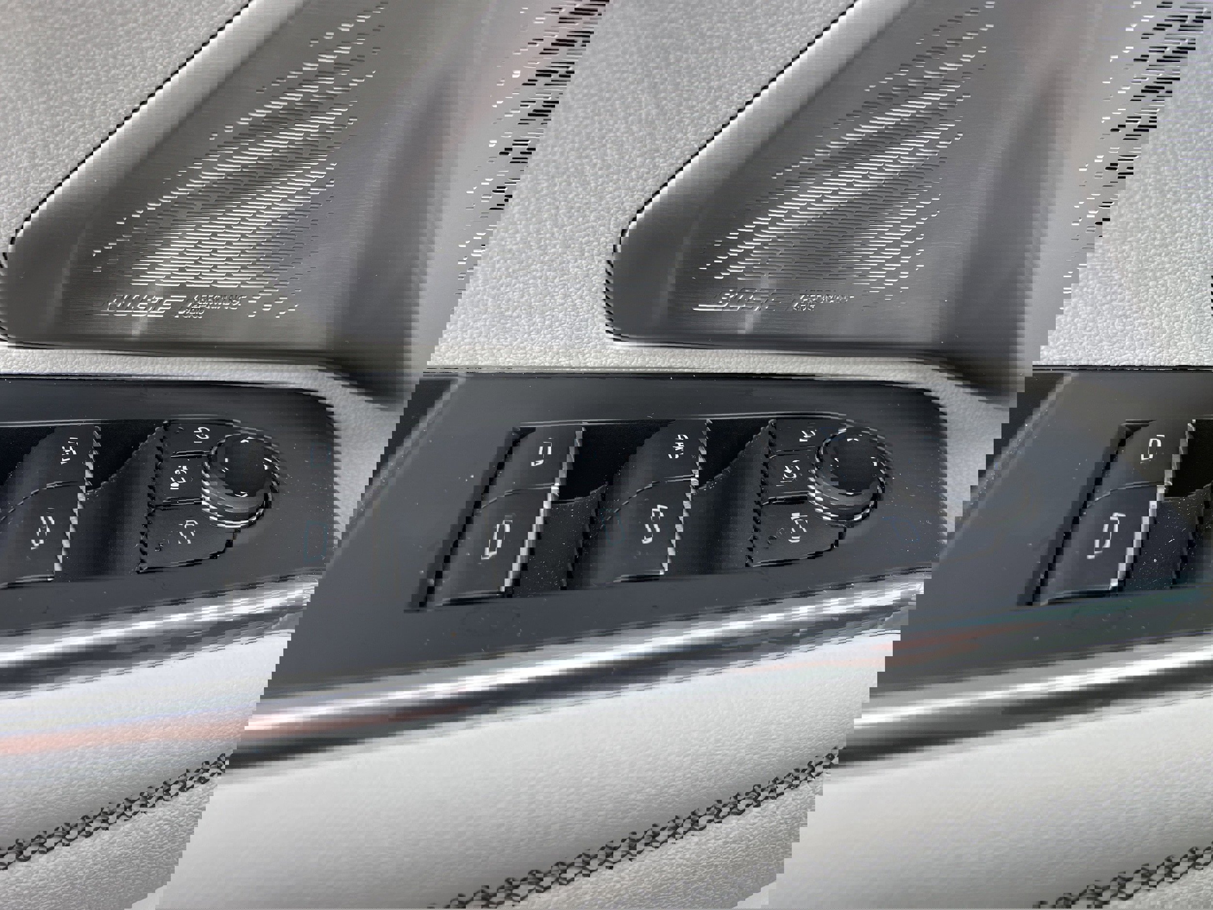 Certified 2025 GMC Acadia Denali w/ Super Cruise Package image 19