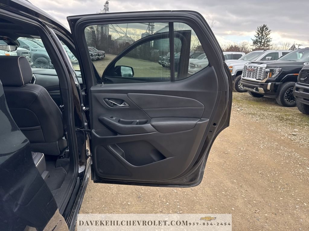 Used 2023 Chevrolet Traverse Premier image 84