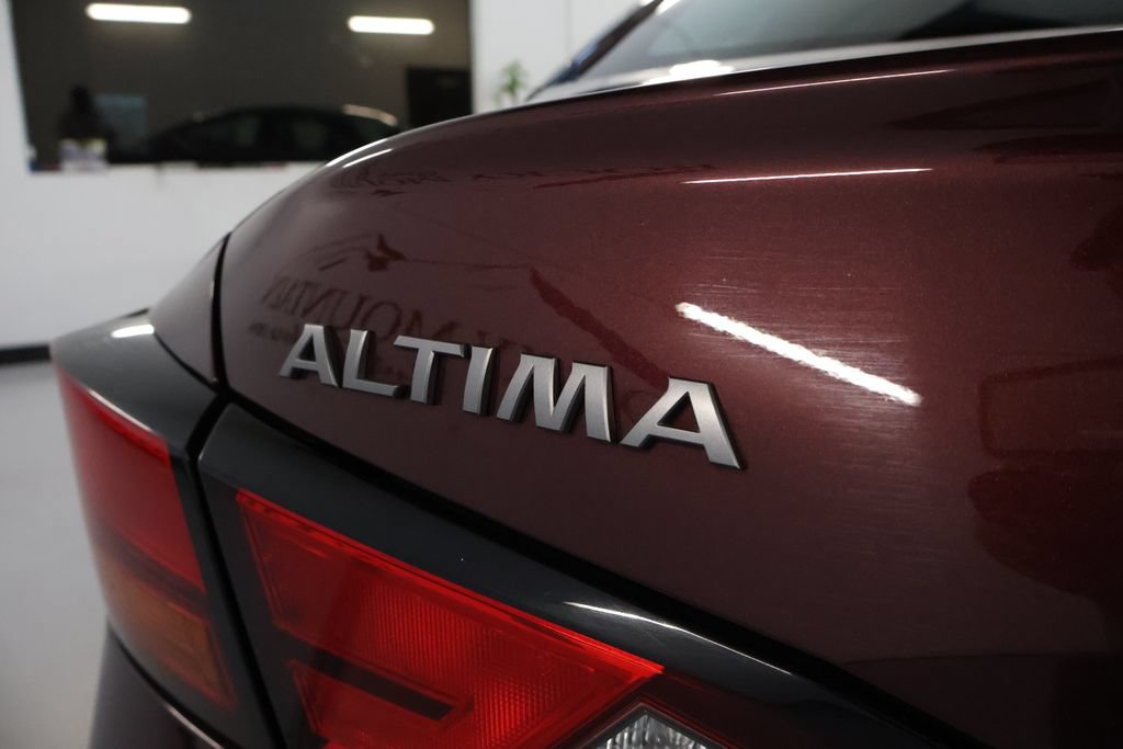 Used 2025 Nissan Altima 2.5 SV AWD/4WD image 10