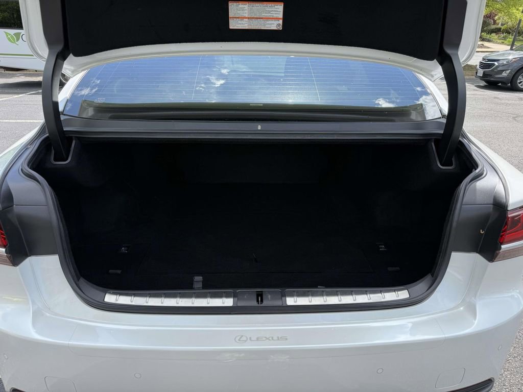 Used 2020 Lexus LS 500 w/ Interior Upgrade Package RWD image 29