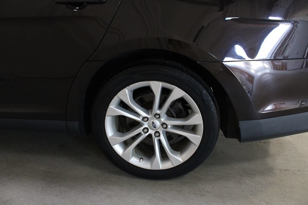 Used 2013 Ford Taurus SEL FWD image 26